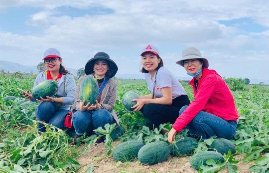 TRUONG SINH GROUP ĐỒNG HÀNH CÙNG BÀ CON TÂY NGUYÊN TRONG CHIẾN DỊCH 